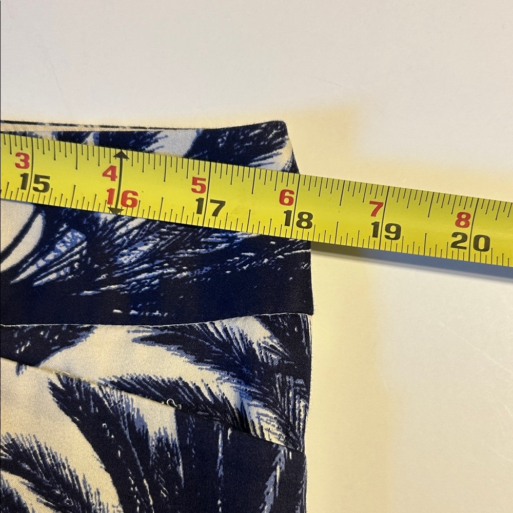 The Limited Navy Palm‎ Print Women's Shorts size 14 tailored vacation preppy - Picture 8 of 10